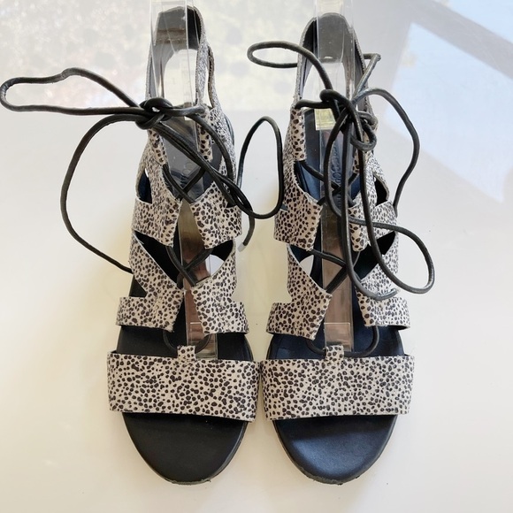 Rebecca Minkoff Lace Up Gladiator Sandal - 7.5 - Picture 4 of 6